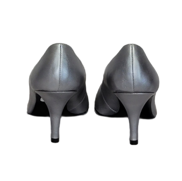 First Silver Heels - Picture 2 of 11